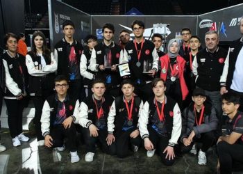 Demirören Medya Lisesi öğrencilerinden robotik müsabakada büyük başarı!